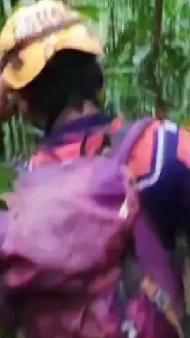 Sebanyak delapan korban peristiwa helikopter jatuh di kawasan hutan sekitar Air Terjun Mandin Damar, Kecamatan Mentewe, Kabupaten Tanah Bumbu, Kalsel, dibawa ke Rumah Sakit Bhayangkara Hoegeng Imam Santoso Polda Kalimantan Selatan. Korban dibevakuasi melalui jalur darat. 