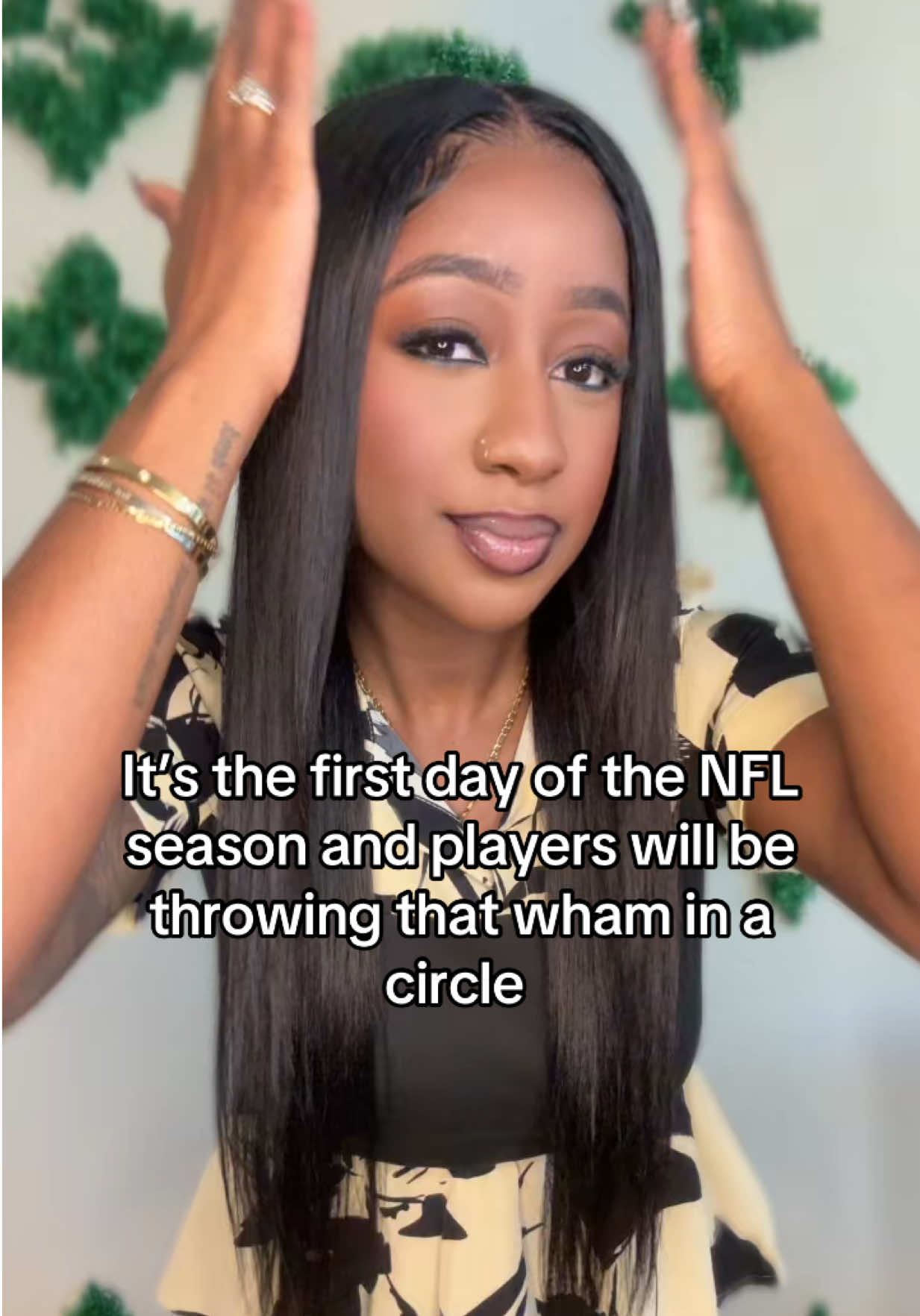 Anyone else love when players do victory dances after a touchdown lol #NFL #touchdowndance #CollegeFootball p.s I can’t wait to see the @Cleveland Browns Go #Brownies 🤍🧡🐶🤎