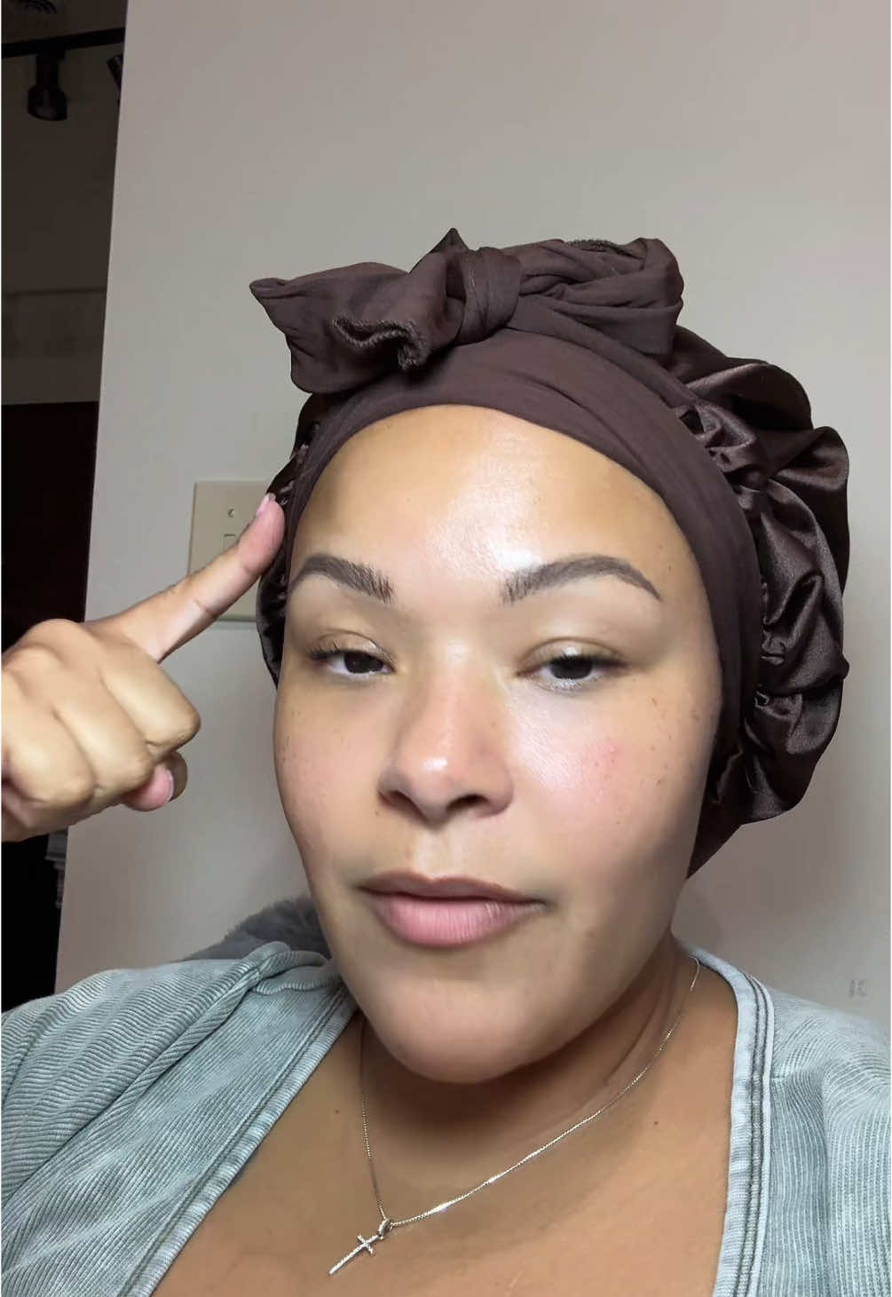 Thank me later #bonnet #satinbonnets #nightroutine #haircare #silkyhair 