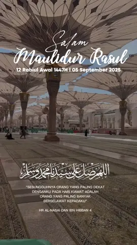 ‎اَللَّهُمَّ صَلِّ َعلى سيدنا مُحَمَّدٍ وَ عَلَى آِل سيدنا مُحَمَّدٍ Assalamualaikum dan Salam Maulidur Rasul kepada semua followers Muslim saya 🌹 Hari ini kita memperingati kelahiran junjungan besar Nabi Muhammad SAW, insan mulia yang membawa cahaya Islam dan menjadi contoh teladan terbaik buat seluruh umat. Mari kita hayati kisah perjuangan Baginda, tingkatkan selawat sebagai tanda cinta, dan amalkan sunnah Baginda dalam kehidupan seharian. 🌸 “Sesungguhnya orang yang paling dekat denganku pada hari kiamat adalah orang yang paling banyak berselawat kepadaku.” (HR Al-Nasa’i & Ibnu Hibban) Semoga hari yang penuh barakah ini menjadi titik tolak untuk kita lebih dekat dengan Allah SWT dan Rasulullah SAW. 🌿 Salam Maulidur Rasul, semoga hidup kita sentiasa dalam rahmat dan kasih sayang Allah. ❤️ Coach Muhaini #coachmuhainiidris #coachkurusonline #coachherbalifemalaysia ##salammaulidurrasul #jomsihat 