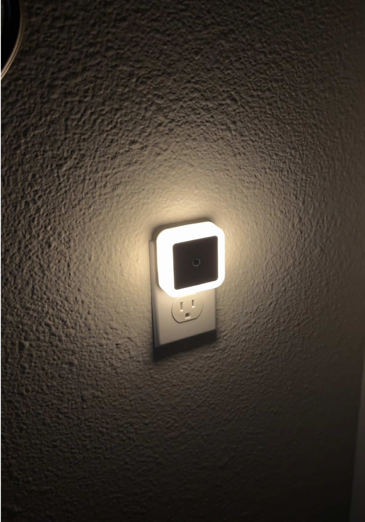 This is one of my favorite in a while #nightlightsixpack you can get now! Discounted! #Kahlatech #kahlaDeals #TikTokShopCreatorPicks #TikTokShopLaborDaySale 