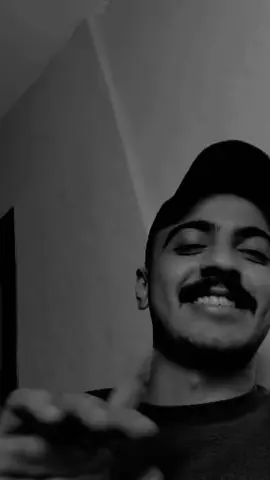 يلعن ابوه الشوق جرح عيوني🥹#يمال_فرقى_العين #tiktok #الاكسبلور🔥  #الاردن 
