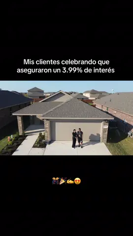 Mis clientes celebrando que aseguraron un interés de 3.99% para la compra de su casa 🏡 completamente nueva ✍️🎉 #dreamhouse #texasrealestate #dfwhomes #CompraDeCasa 