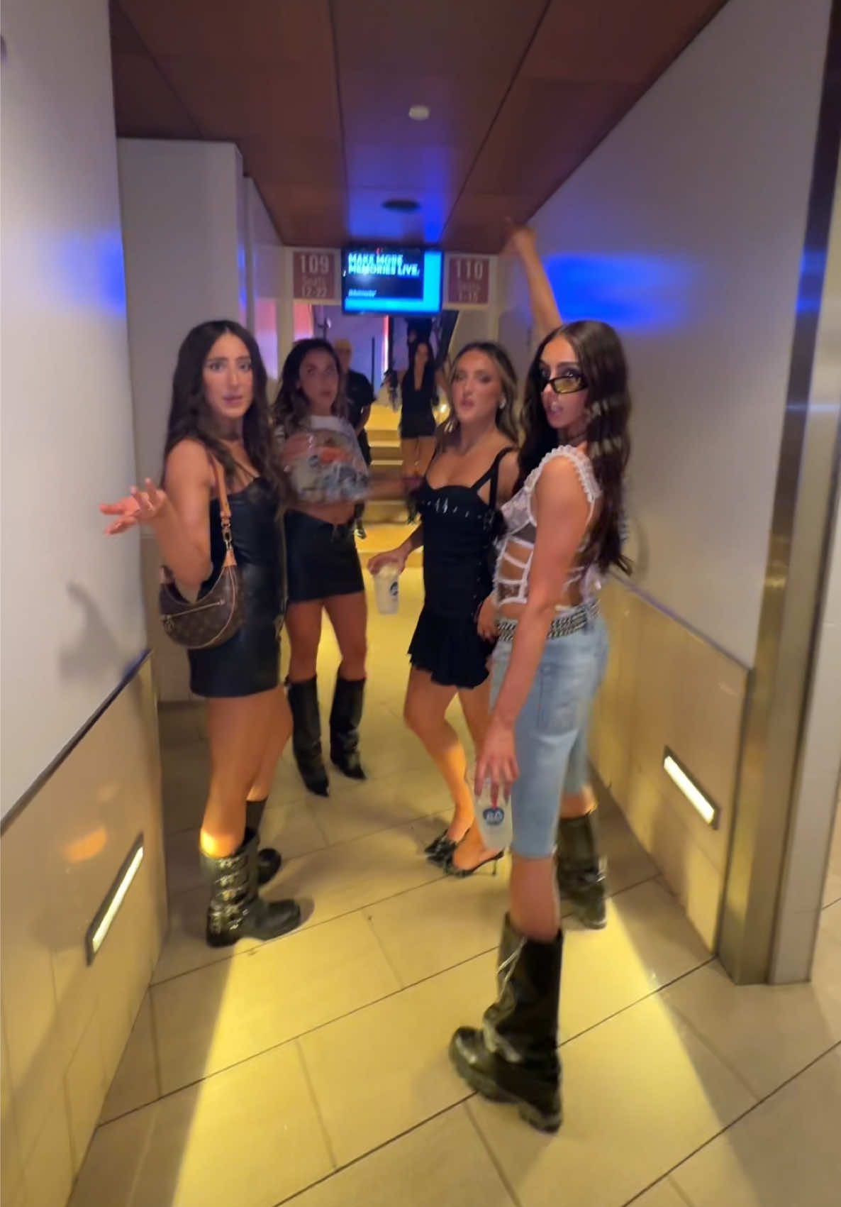 tate we freaking love you @tate mcrae #tate #tatemcrae #revolvingdoor #fyp #msg 