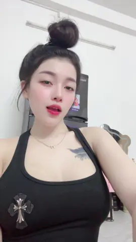 Tao nhìn lại tao rồi đó mày nhìn lại mày đi :))