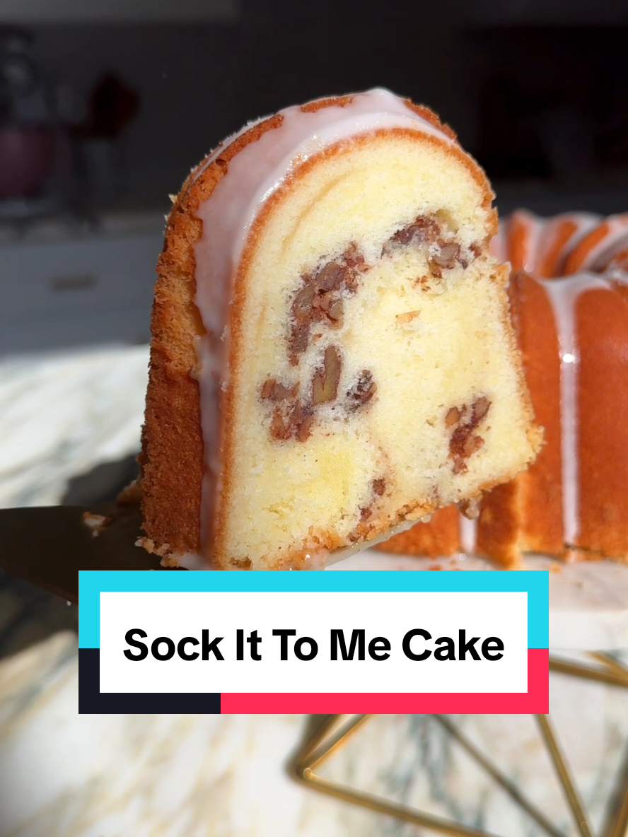 Cake that knocks your socks off, literally! If you love Sock It To Me Cake, this one’s for you!  Recipe  https://grandbaby-cakes.com/sock-it-to-me-cake/