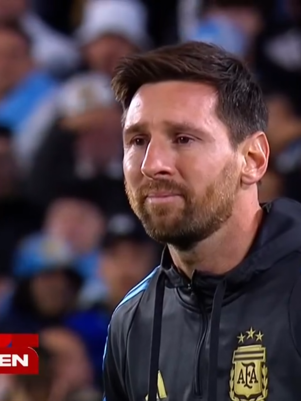 الليلة الاخيرة لميسي مع الارجنتين !  بكاء ميسي اثناء لحظات الاحماء  #ميسي #ليونيل #بكاء_ميسي #argentina 