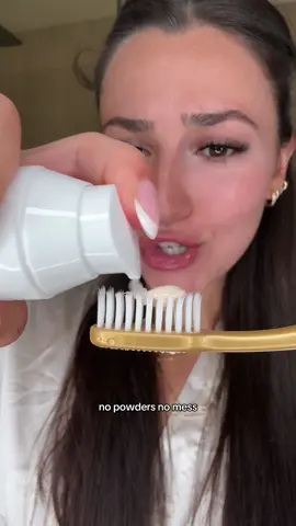 I'm sure you might've seen me on TV for this oneeee I LOVE @Smileactives and I've been using them FOR YEARS. They're the best teeth whitening gel and don't irritate my gums! #teethwhitening #teeth #whiteninggel #smileactives #pearlywhites 