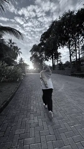#jogingpagi #staycation #anyerbeach 