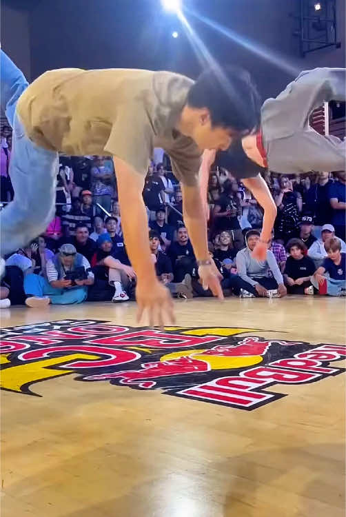 Bboy breakdancing (Credit: @Stance) #breakdancer #breakdancechallenge #breakdancers #breakdance #breakdancing #dancebattle #streetdance #streetdancer #streetdancing #dance #fyp #foryou
