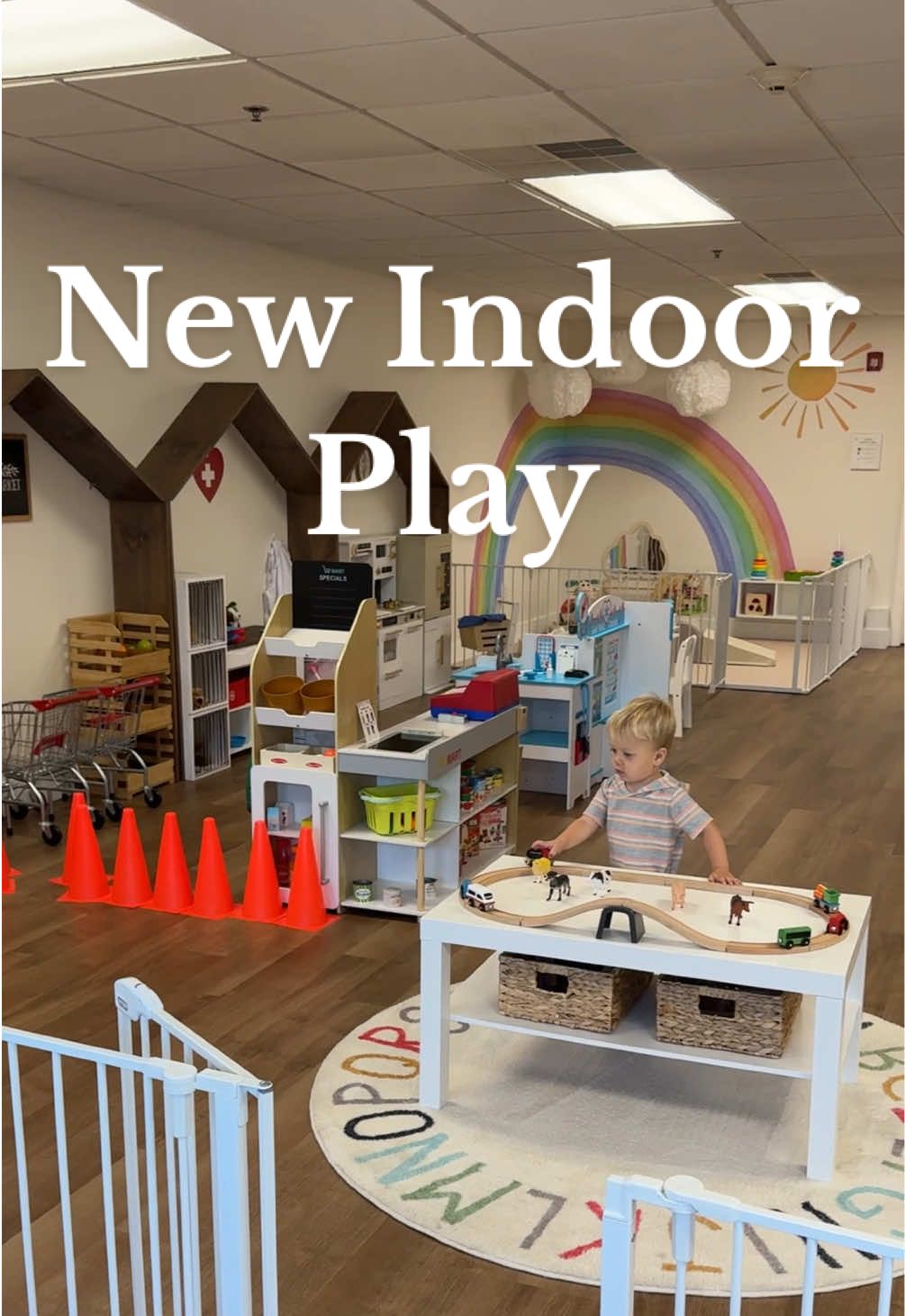 We love a new play place! #mom #toddler #play #indoorplayground #fun 