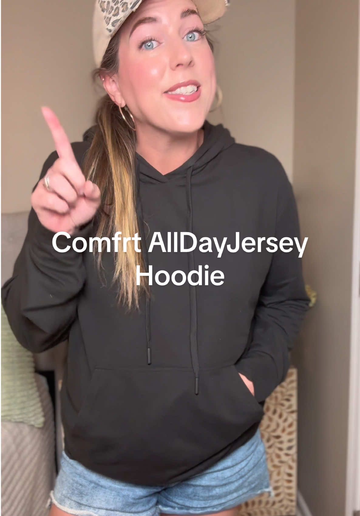 Actually, I think it’s perfect for shorts! Lightweight, buttery soft, and stretchy! @Comfrt AllDayJersey Hoodie #comfrtclothing #fallfashiontrends #comfrthoodie #hoodies #lightweighthoodie 