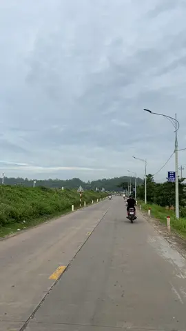 Trời se se lạnh lạnh giống tết nhỉ #tuyan #phúyên 