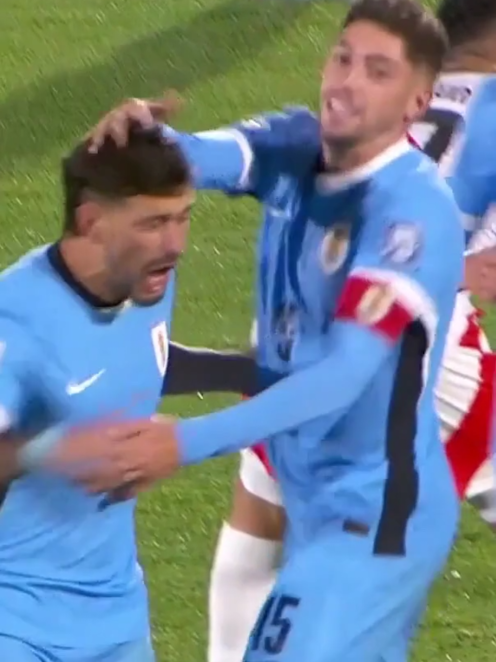 ⚽ GOLAZO DE ARRASCAETA 🔥 El mediocampista es el mejor jugador del partido. 💯 📺 Compra tu PPV en fanatiz.com y mira las Eliminatorias Sudamericanas EN VIVO *El contenido varía por país #EliminatoriasSudamericanas #Mundial2026 #Uruguay #Peru #Fanatiz 
