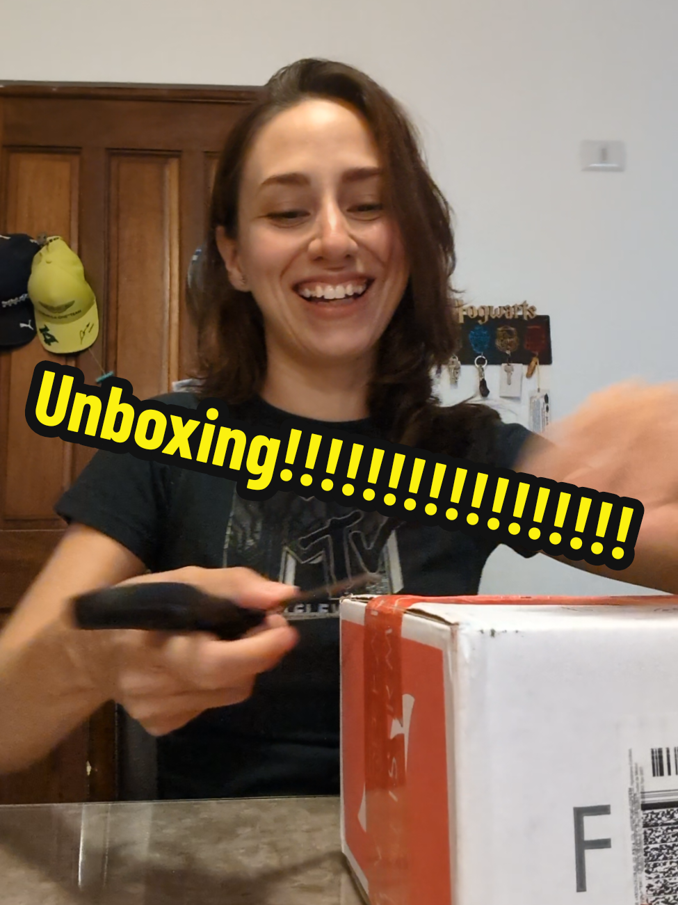 Otro unboxing!! porqué no?? 😏 Si te interesa algún producto, mándame mensajito 😊 o entra a mi tienda en línea: https://www.mx.farmasi.com/ennaalonzo Si quieres tener descuentos en todos tus productos de belleza favoritos y porqué no? Ganar dinero también, contáctame y te ayudo!!  #farmasi #emprendedora #negocioencasa #ingresosextras  #unboxing 