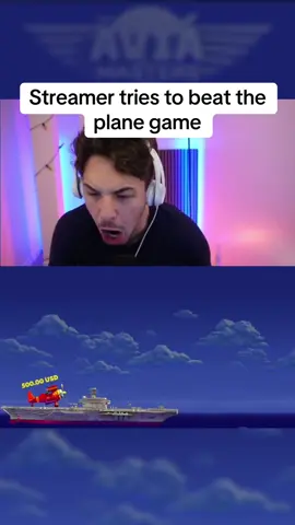 Streamer tries to beat the plane game #aviamasters #planegame #kickstreaming #streamer 