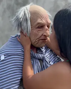 Lo visito de anciano para hacer esto #viral #foryou #fyp #reflexion #viejo 