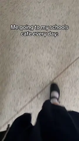 Like wdym there’s a whole cafe in my school #studyabroad #thailand #america #cafe #fypシ゚viral 
