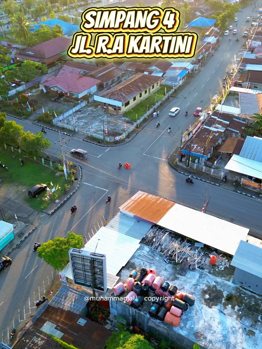 Hidup adalah perjalanan, bukan balapan. Belajarlah menikmati perjalanan dan inilah simpang 4 Jl. R.a Kartini, hayo siapa yang pernah melintas jalan ini ⁉️ 📌 Simpang 4 Jl. R.A Kartini 📍Paser, Kalimantan Timur #simpang4  #jlrakartini 