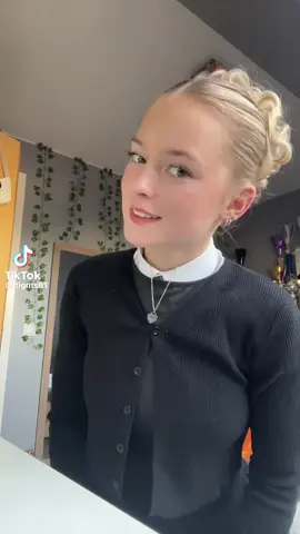 #teens #girls #pretty #schoolies #fyp 