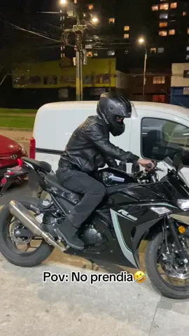 Navi 1 vs Corsa R150 0 🤣 #ccp #moto #chile #fyp #humor 