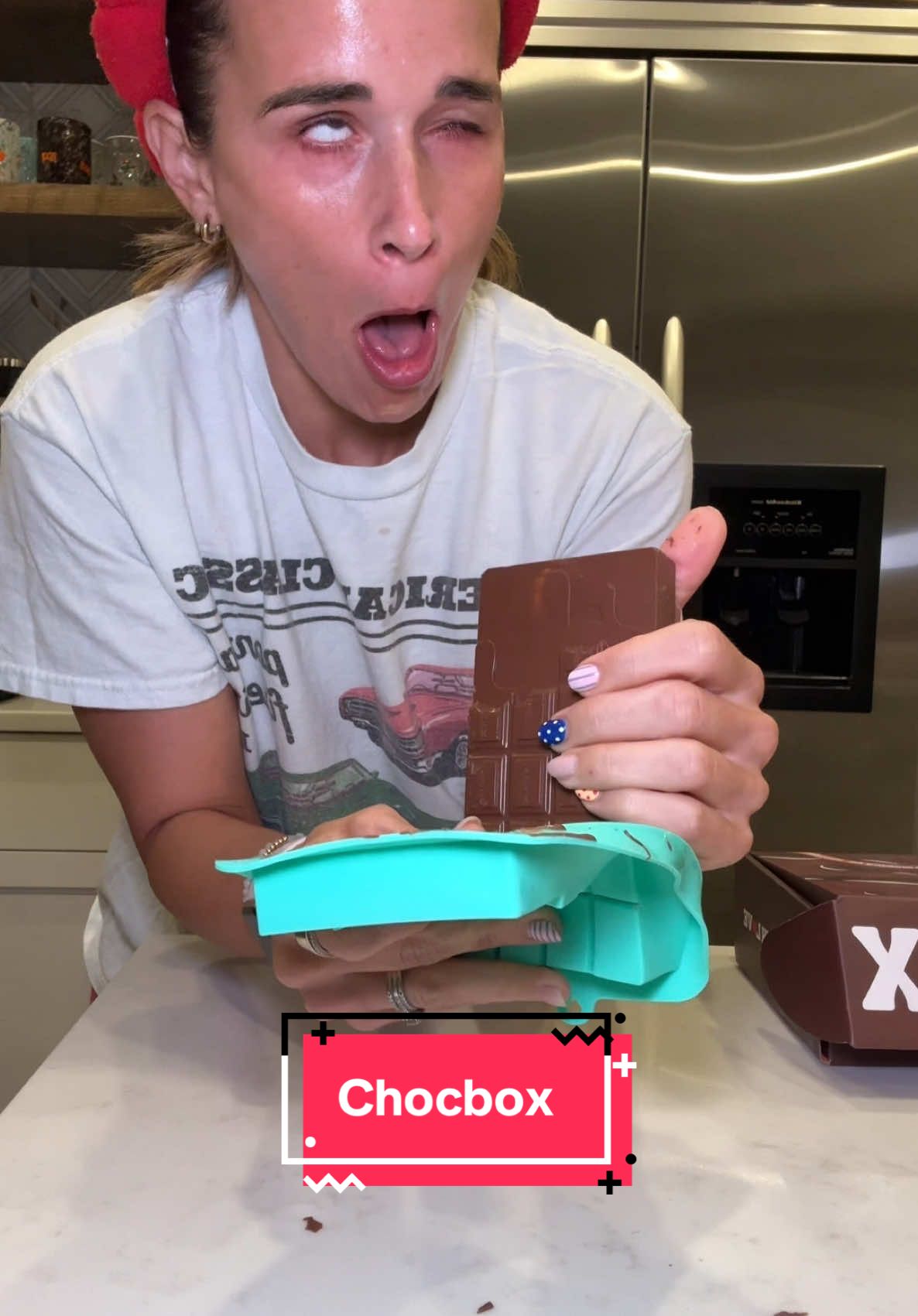 Dubai chocolate bar just hits different when the kids are in bed 😂🍫 #dubai #dubaichocolate #tiktokshop #fyp #tastetest 