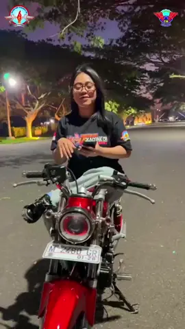 Hallo Dulur-dulurku Biker's CB se-Nusantara. Kami mengundang kalian untuk menghadiri dan meramaikan. Anniversary 14th KACONK CB BANGKALAN pada: Tanggal 29 November 2025. Lokasi Lapangan Mandiri, Ringroad, Bangkalan. Jangan lupa beli merchandisenya. Ready Stok all size🤙🏻🤙🏻 Harga S-XL (100K) XXL Up (110K) Produk by  @edancb produk @kemin.edancb  #kaconkcbbangkalan #cbbangkalan #cb #cbnyeni #cbnyeni🚀 #cbindonesia #cbnyenimaseeee #fyp