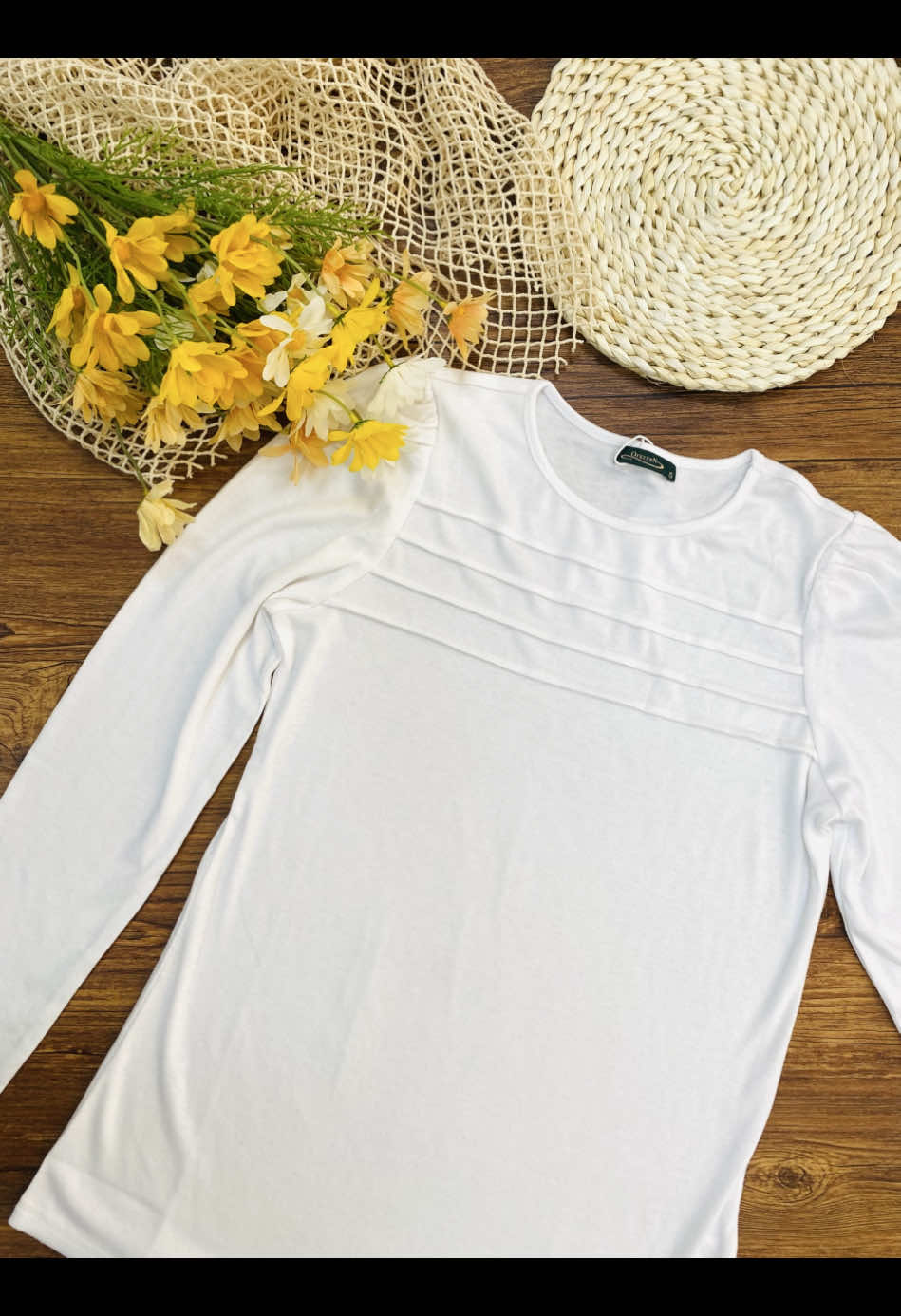 Your go-to top for work, coffee runs & weekend lounging ☕👩‍💻🛋 #falloutfits #fashiontiktok #plussizeoutfits #everydaywear #casualblouse 
