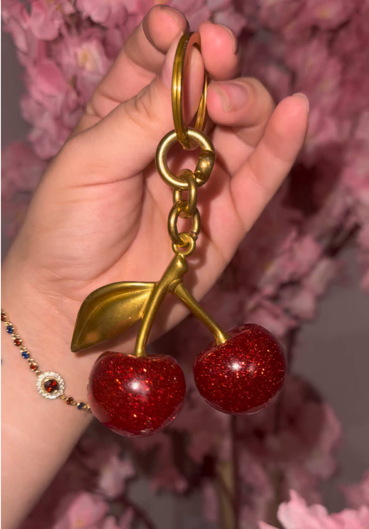 Las famosas Cherries 🍒🤩 #keych #keychaincherry #cherry #bagchain #tiktokshopsale 