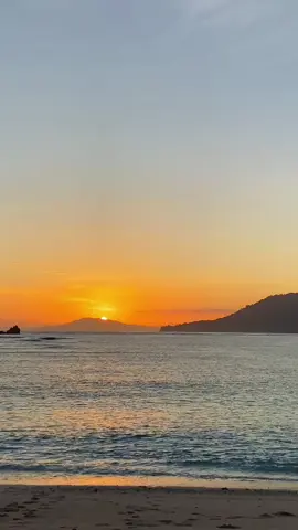 #pantai #senja #penjagahati 