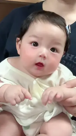 Đồ xinh ở phần trưng bày ạ🥰🥰🥰#babygirl #bedau #cutebabyvideo #thoitrangtreem #emxenhxiu003