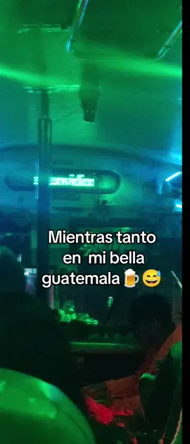 Mientras tanto en mi bella guate😅🍺 #noestariasmejortomandoteunagallo #bus #guatemala 