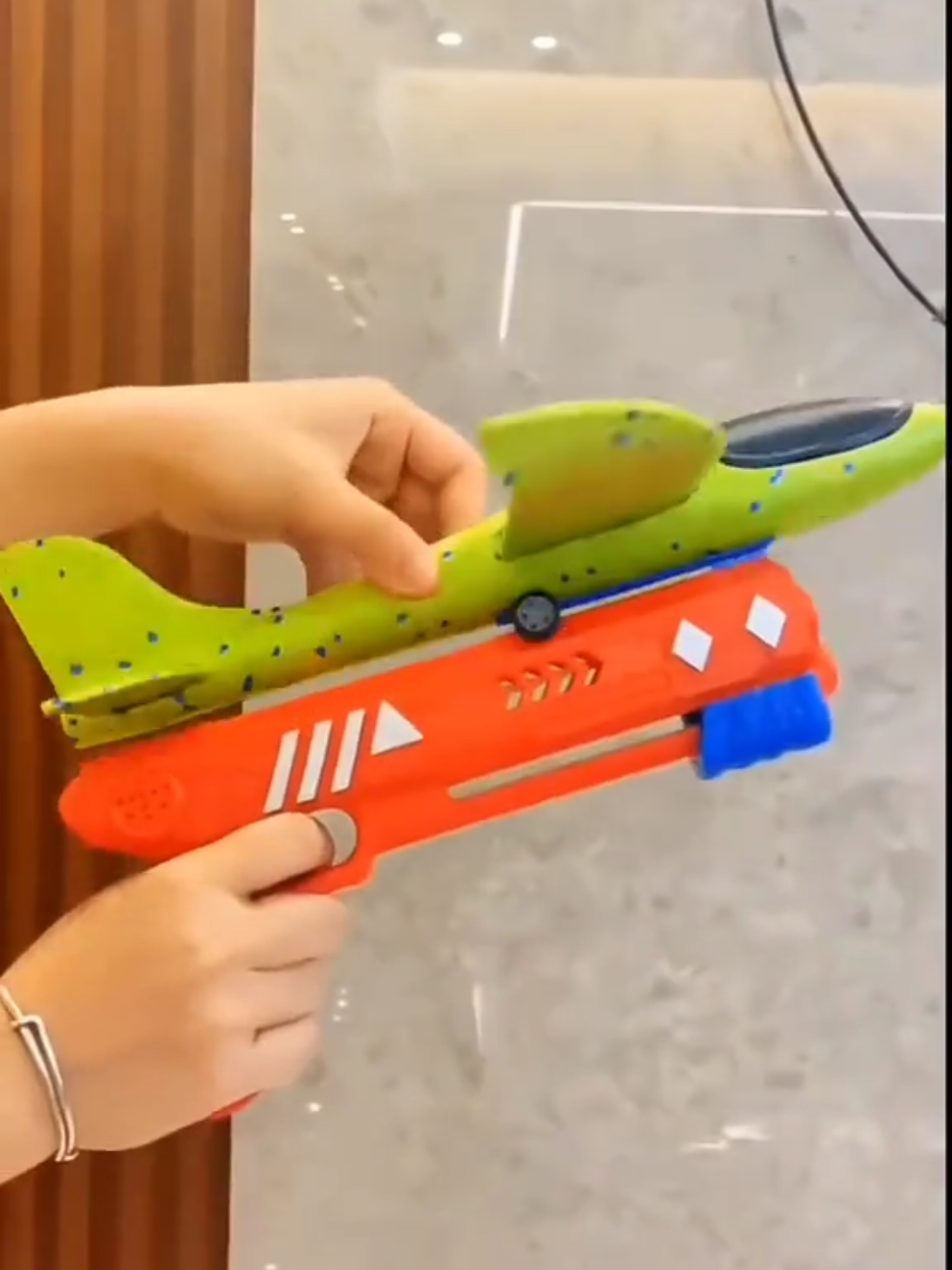 Brinquedo Lançador De Avião  💙 ID: AZX-TSM-SYF . . . #brinquedo #brinquedos #lancadordeaviao #lançadordeavião #lancador 