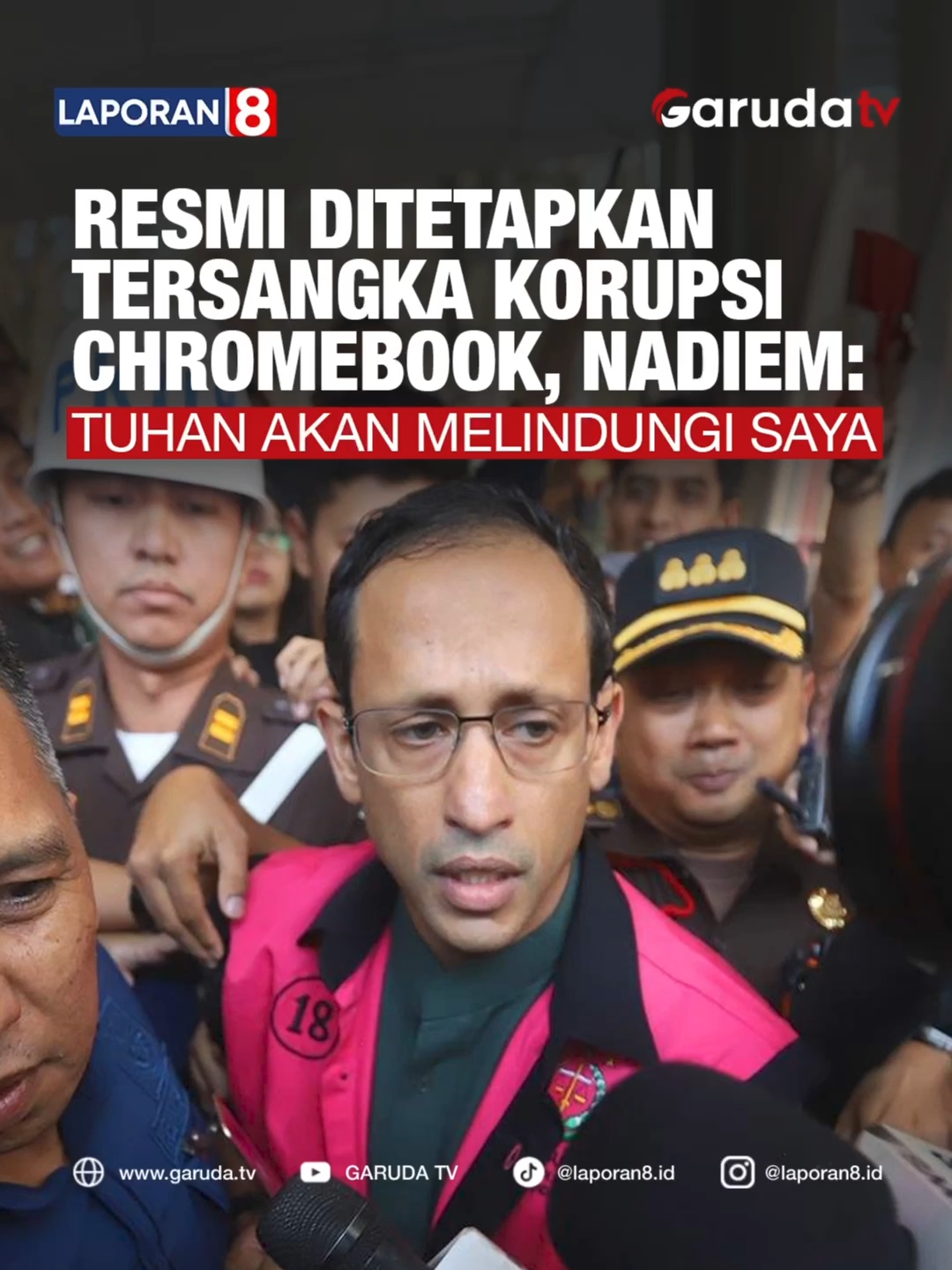 Kejaksaan Agung resmi menetapkan mantan Mendikbudristek Nadiem Makarim sebagai tersangka kasus dugaan korupsi pengadaan laptop Chromebook. Penetapan ini dilakukan usai pemeriksaan terhadap 120 saksi dan 4 ahli. Video | Naskah: ruzee.channel (TikTok) | Sephi Editor | Admin: Xatrya | Farra Saksikan Garuda TV di Free to Air atau Streaming melalui: www.garuda.tv | YouTube Garuda TV | Aplikasi Vidio | WeTV (Wewatch) | IndiHome CH111 | Transvision CH824 | FirstMedia CH45 #garudatv #laporan8 #NadiemMakarim #Kejagung #Korupsi #Chromebook #BreakingNews