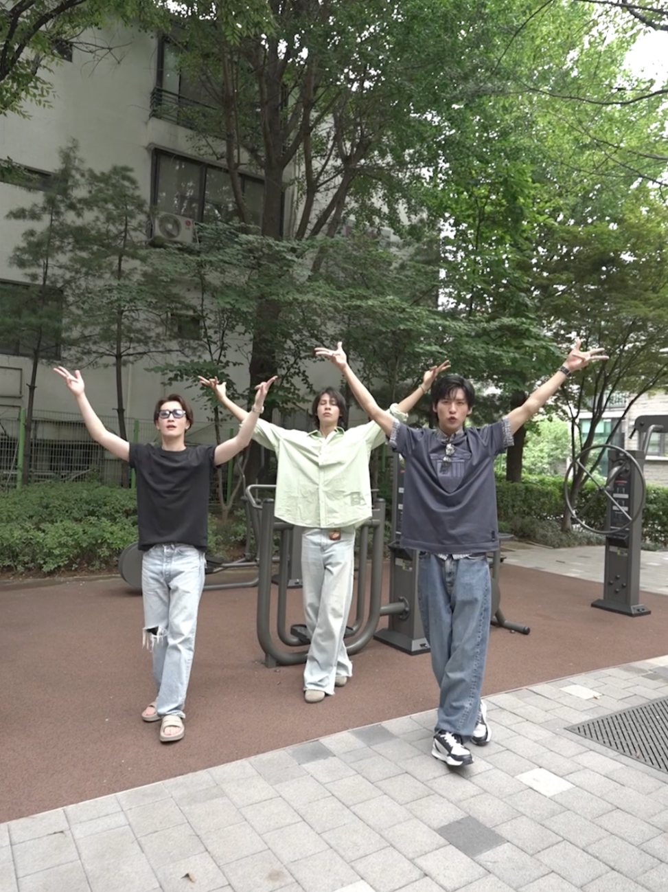 公園でカリスマックス🌳 #SnowMan #カリスマックス #NewMusic #ラウール #渡辺翔太 #目黒蓮