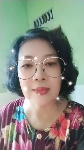 lagu jadul yg di nyanyikan oleh Christin Panjaitan ini hits pada saat aku smp semua orang pada saat itu pasti bisa menyanyikan lagu ini ..lagu kenangan yang indah. 😍😀