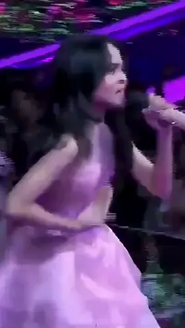 Siapa yang ikutan gemes juga liat penampilan Syaqirah ini? #IndosiarBawaDangdutBerkelasBerkualitas #DAcademy7Indosiar #DAcademylndosiar