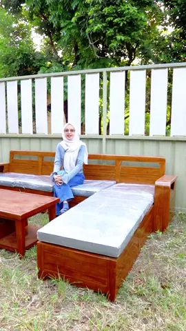 Bikin ruang tamu makin hangat & elegan! ✔️ Bahan full kayu jati solid, kuat & awet ✔️ Desain minimalis hemat ruang, cocok untuk rumah modern ✔️ Dudukan nyaman dengan busa tebal ✔️ Bisa custom ukuran & warna finishing  Solusi tepat untuk ruang tamu kecil maupun besar.  Awet, estetik, dan menambah kesan mewah di rumah. fyp #KursiSudutMinimalis #Fyp #RuangTamuEstetik #InteriorRumah #CustomFurniture   