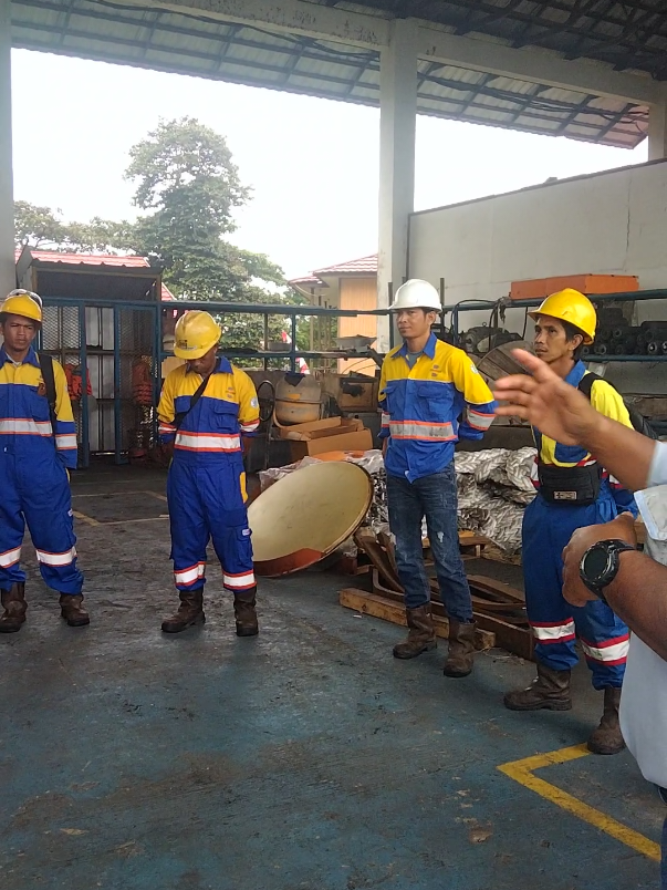 Di rantau, setiap masalah adalah kesempatan untuk membuktikan bahwa kamu bisa menyelesaikannya sendiri#anakrantau #motivasi #cominco#katabijak#kalimantan 