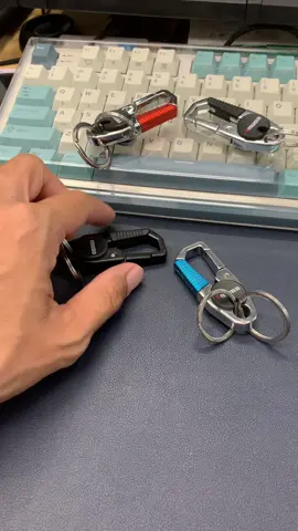 Gantungan Kunci Omuda Premium untuk Motor, Mobil, Rumah dan universal. Anti Karat. Bisa di pakai oleh pria dan wanita. Bahan premium terbuat dari Zinc Alloy dan Stainless Steel. #gantungankunci#ganci#keychain#premium#gantungankuncipremium#seo#aksesoris#unisex#mobil#motor#rumah#dekorasi#kenyamanan#fleksibel#travel#car#bike#trending#keyholder#hadiah#gift#xyzbca#viral#fyp#stainless#zincalloy#steeL 