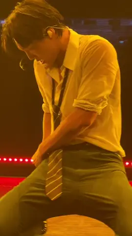 #KAI performing “Bomba” at ‘KAION’ Concert Tour in Rosemont 🇺🇸 Cr. heedeungie #KAIONinROSEMONT #KAION_IN_USA