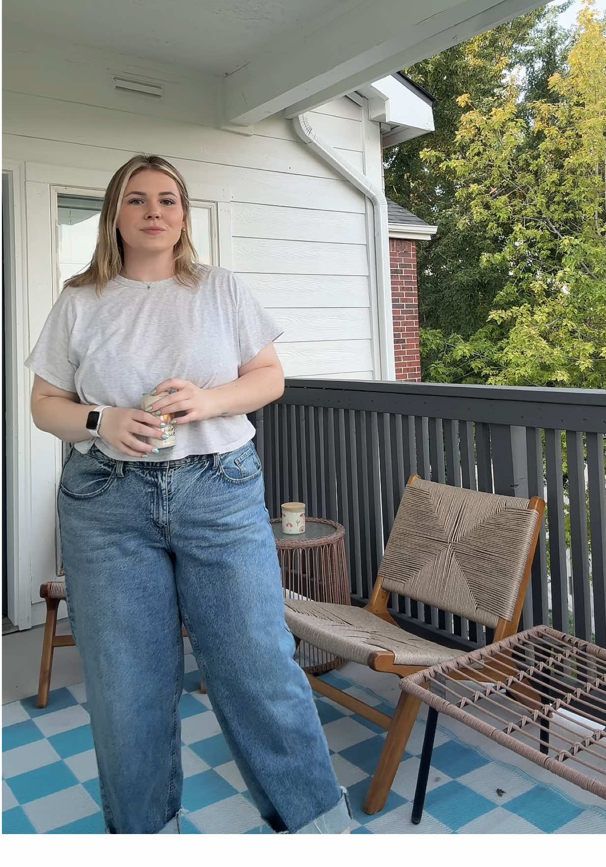 Had to give my favorite shirt its own moment, @Old Navy Official knew what was up with these basic crops 🫶🏽 #OOTD #oldnavystyle #ootdinspo #midsize #plussize #outfitideas #casualoutfits #summerlooks #fyp #plussizefashion #plussizeootd #curves #curvyfashion 