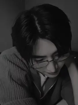 —Sunghoon sangat membenci semua hal tentang yn, kenapa harus kekasihnya yang meninggalkan nya kenapa bukan yn saja  sedari dulu sunghoon memang menganganggap yn tak lebih dari sahabat dan lebih memilih wanita lain sebagai kekasihnya, akan tetapi 1 hari sebelum hari pernihakan kekasihnya mengalami pengeroyokan dan juga pelec3han yang di lakukan oleh oknum² tak di kenal dan hal itu sangat membuat sunghoon hancur saat itu juga  Ibunya tak ingin sunghoon terus menerus larut dalam kesedihan. Tak ada pilihan lain selain menikahkan sunghoon dengan yn karena memang yn yang sedari dulu bisa mengerti tentang keadaan sunghoon, lebih lama daripada kekasihnya  