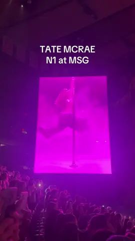 Jaw on the absolute floor. #tatemcrae #misspossessivetour #tatemcraetour #msg #madisonsquaregarden 