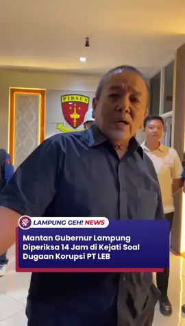 Bandar Lampung - Mantan Gubernur Lampung, Arinal Djunaidi menjalani pemeriksaan selama 14 jam di Gedung Pidana Khusus, Kejati Lampung, Jumat (5/9). Pemeriksaan ini dilakukan terkait kasus dugaan korupsi dalam pengelolaan dana participating interest (PI) 10 persen di wilayah kerja Offshore South East Sumatera (WK OSES). Berdasarkan pantauan Lampung Geh, mantan Gubernur Lampung periode 2019-2024 itu diperiksa sejak pukul 11.00 WIB dan baru keluar dari ruang pemeriksaan sekitar pukul 01.00 WIB, Jumat dini hari. Ia tampak mengenakan kemeja berwarna navy Saat diminta keterangan, Arinal membenarkan bahwa dirinya dipanggil penyidik Pidsus Kejati Lampung untuk memberikan penjelasan terkait partisipasi PI. 