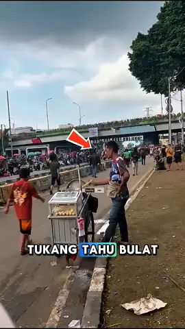Tukang Tahu Bulat Mencurigakan.⁉️#shorts#shortvideo1441 #vidioviraltiktok_fyp #vidio_viral 
