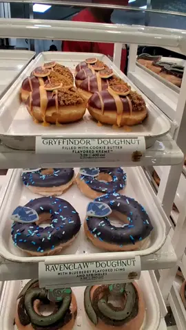 I'm a Hufflepuff #krispykreme #hufflepuff #aztec_marlu #harrypotter #krispykremedonuts 
