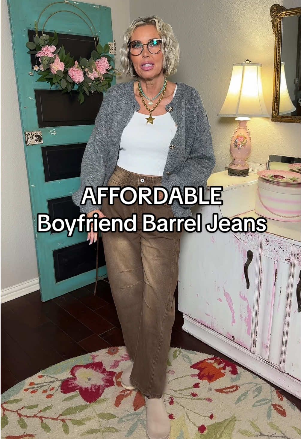 AFFORDABLE Boyfriend Barrel Jeans - you’re not going to believe the price!!! #jeans #boyfriendjeans #barreljeans #baggyjeans #affordablefashion @DANEDVI US 