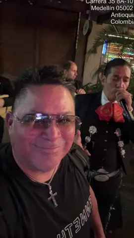 Nothing like having Mariachis playing your favorite songs in Medellín Colombia. If you are ever in Provenza, come out and support these guys. #tiktokcolombia #medellin #colombia #mariachis #texastech 