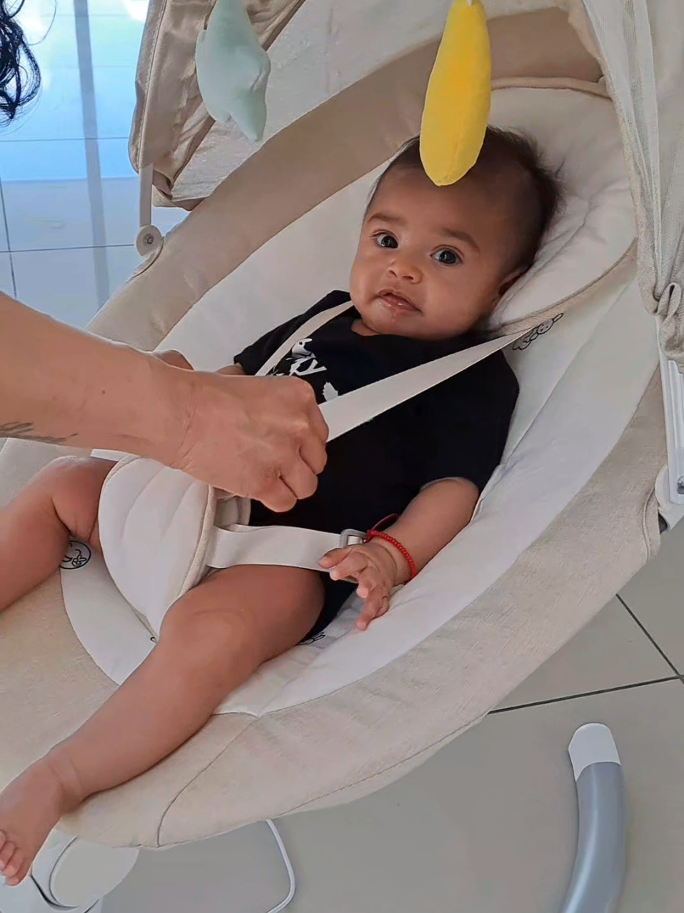 Este balancin le encanto a mi bebe 👶🏻 y a mi también! Cuenta con cinturón de seguridad ajustable, bocina bluetooth 🎶 y música incluida, a demás con 5 velocidades y 3 niveles de inclinación 🤗  Encuentra el tuyo con un 50% off en @Temu @Shoptemu_MX  Con un cupon de $340MX para TODOS 👌🏾   ✨️ dyr8697 ✨️ En la barra de busqueda de Temu escribe mi código y aprovecha ! El link te lo dejo en mi bio🔗 #mamaprimeriza #temumexico #bebe #mamablogger #baby 